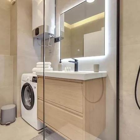 Ana - Exklusiv * Makarska