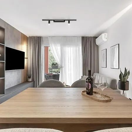 Ana - Exklusiv * Makarska