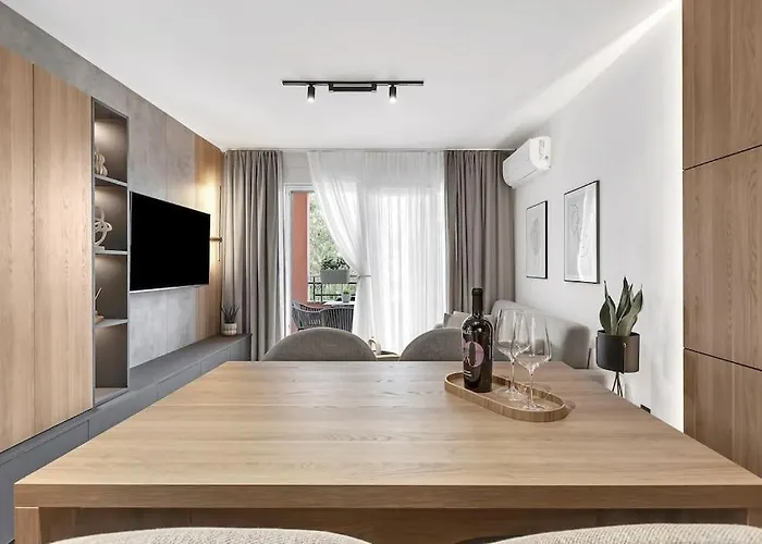 Ana - Exklusiv * Makarska